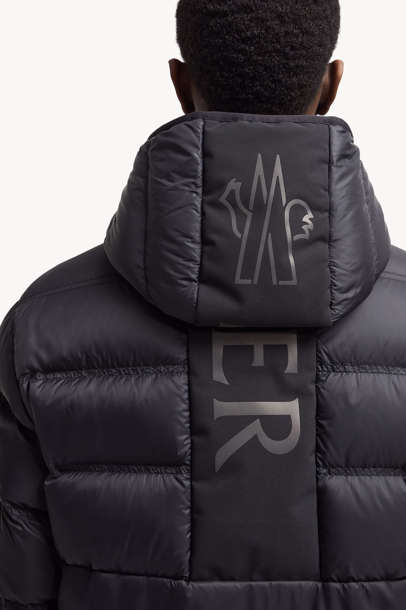 Plumífero corto con capucha Gardy Hombre Negro Moncler 8